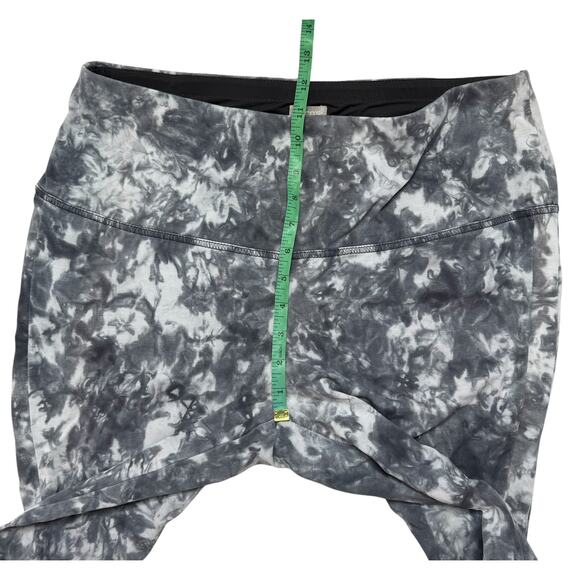 CHICOS Zenergy Gray Tie Dye Tummy Control Leggings Size 1 8/10 Drawstring Ankle - Picture 6 of 7